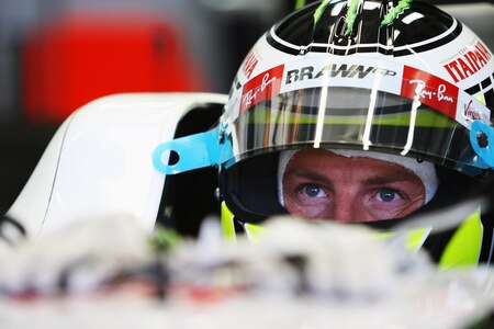 SAO PAULO, BRAZIL - OCTOBER 16:  Jenson Button of Great Britain and Brawn GP prepares to drive during practice for the Brazilian Formula One Grand Prix at the Interlagos Circuit on October 16, 2009 in Sao Paulo, Brazil.  <br /><br /><span class="help">(Photo by Mark Thompson/Getty Images)</span>