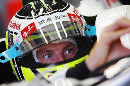 SAO PAULO, BRAZIL - OCTOBER 16:  Jenson Button of Great Britain and Brawn GP prepares to drive during practice for the Brazilian Formula One Grand Prix at the Interlagos Circuit on October 16, 2009 in Sao Paulo, Brazil.  <br /><br /><span class="help">(Photo by Mark Thompson/Getty Images)</span>