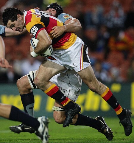 HAMILTON, NEW ZEALAND - OCTOBER 17: Stephen Donald of Waikato makes a break during the Air New Zealand Cup match between Waikato and Northland at Waikato Stadium on October 17, 2009 in Hamilton, New Zealand.  <br /><br /><span class="help">(Photo by Hannah Johnston/Getty Images)</span>