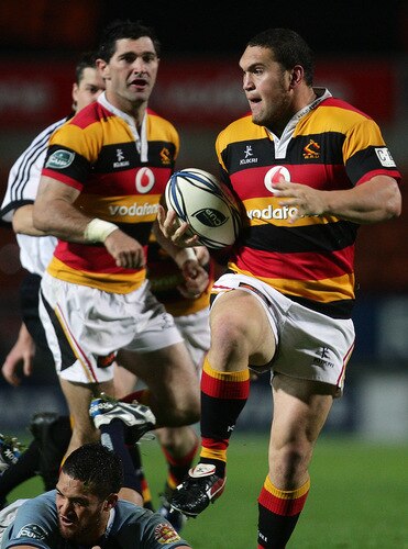 HAMILTON, NEW ZEALAND - OCTOBER 17: Vern Kamo of Waikato makes a break during the Air New Zealand Cup match between Waikato and Northland at Waikato Stadium on October 17, 2009 in Hamilton, New Zealand.  <br /><br /><span class="help">(Photo by Hannah Johnston/Getty Images)</span>