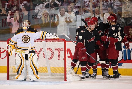 GLENDALE, AZ - OCTOBER 17:  The Phoenix Coyotes celebrate after Scottie Upshall #8 scored second period goal past goaltender Tim Thomas #30 of the Boston Bruins during the NHL game at Jobing.com Arena on October 17, 2009 in Glendale, Arizona.  <br /><br /><span class="help">(Photo by Christian Petersen/Getty Images)</span>