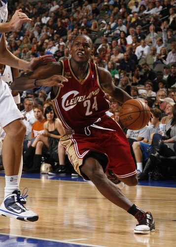 DALLAS - OCTOBER 17: Russell Robinson #24 of the Cleveland Cavaliers drives against the Dallas Mavericks during a preseason game at the American Airlines Center on October 17, 2009 in Dallas, Texas. <br /><br /><span class="help">(Photo by Tim Heitman/NBAE via Getty Images)</span>
