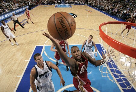 DALLAS - OCTOBER 17: Darnell Jackson #00 of the Cleveland Cavaliers goes up for the tip in against Kris Humphries #43 of the Dallas Mavericks during a preseason game at the American Airlines Center on October 17, 2009 in Dallas, Texas. <br /><br /><span class="help">(Photo by Glenn James/NBAE via Getty Images)</span>
