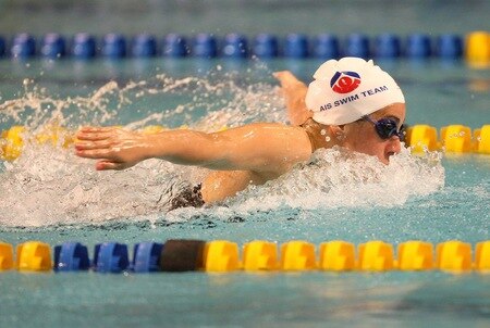 DURBAN, SOUTH AFRICA - OCTOBER 17:   Felicity Galvez of Australia in action during the finals  session on Day 2 of the  FINA / Arena Swimming World Cup from the Kings Park Aquatic Center on October 16, 2009 in Durban, South Africa.<br /><br /><span class="help">(Photo by Anesh Debiky / Swim SA /Gallo Images/GettyImages)</span>