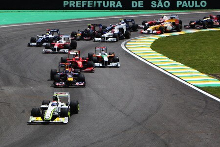SAO PAULO, BRAZIL - OCTOBER 18:  Rubens Barrichello of Brazil and Brawn GP leads the field at the start of the Brazilian Formula One Grand Prix at the Interlagos Circuit on October 18, 2009 in Sao Paulo, Brazil.  <br /><br /><span class="help">(Photo by Vladimir Rys/Bongarts/Getty Images)</span>