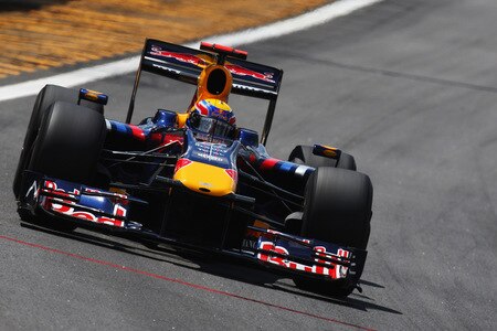 SAO PAULO, BRAZIL - OCTOBER 18:  Mark Webber of Australia and Red Bull Racing drives during the Brazilian Formula One Grand Prix at Interlagos Circuit on October 18, 2009 in Sao Paulo, Brazil.  <br /><br /><span class="help">(Photo by Mark Thompson/Getty Images)</span>