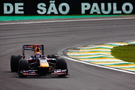 SAO PAULO, BRAZIL - OCTOBER 18:  Mark Webber of Australia and Red Bull Racing drives during the Brazilian Formula One Grand Prix at Interlagos Circuit on October 18, 2009 in Sao Paulo, Brazil.  <br /><br /><span class="help">(Photo by Mark Thompson/Getty Images)</span>