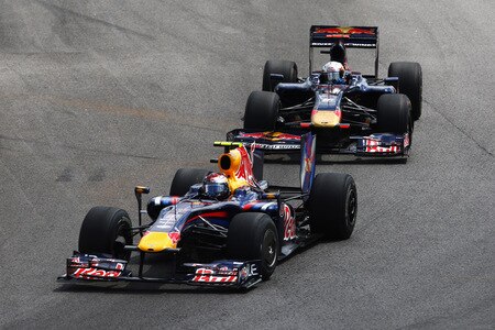 SAO PAULO, BRAZIL - OCTOBER 18:  Sebastian Vettel of Germany and Red Bull Racing drives during the Brazilian Formula One Grand Prix at Interlagos Circuit on October 18, 2009 in Sao Paulo, Brazil.  <br /><br /><span class="help">(Photo by Vladimir Rys/Bongarts/Getty Images)</span>