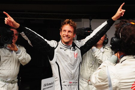 SAO PAULO, BRAZIL - OCTOBER 18:  Jenson Button of Great Britain and Brawn GP celebrates in parc ferme after clinching the F1 World Drivers Championship during the Brazilian Formula One Grand Prix at the Interlagos Circuit on October 18, 2009 in Sao Paulo, Brazil.  <br /><br /><span class="help">(Photo by Clive Mason/Getty Images)</span>