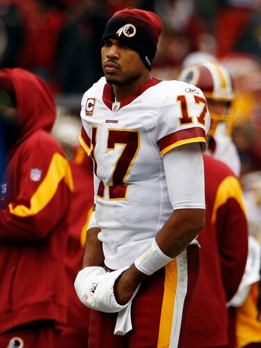 LANDOVER, MD - OCTOBER 18:  Quaterback Jason Campbell #17 of the Washington Redskins watches from the sidelines after being benched after the first half against the  Kansas City Chiefs October 18, 2009 at FedEx Field in Landover, Maryland.The Chiefs won the game 14-6.  <br /><br /><span class="help">(Photo by Win McNamee/Getty Images)</span>