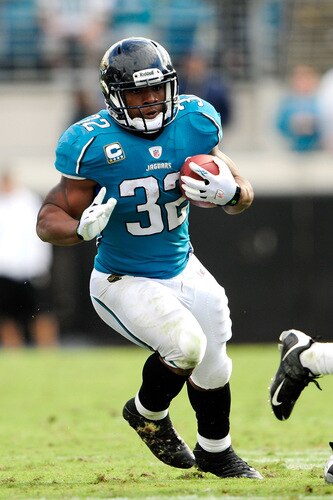JACKSONVILLE, FL - OCTOBER 18: Maurice Jones-Drew #32 of the Jacksonville Jaguars runs against the St. Louis Rams at the Jacksonville Municipal Stadium on October 18, 2009 in Jacksonville, Florida. <br /><br /><span class="help">(Photo by Sam Greenwood/Getty Images)</span>