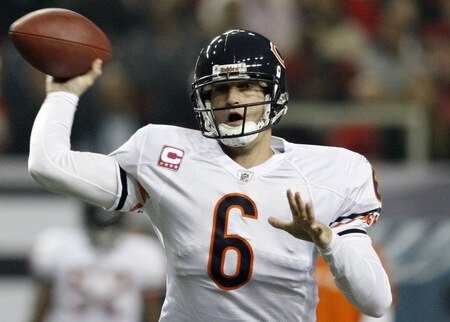ATLANTA - OCTOBER 18:  Quarterback Jay Cutler #6 of the Chicago Bears passes the ball in the first quarter of the game against the Atlanta Falcons at the Georgia Dome on October 18, 2009 in Atlanta, Georgia. <br /><br /><span class="help">(Photo by Kevin C. Cox/Getty Images)</span>