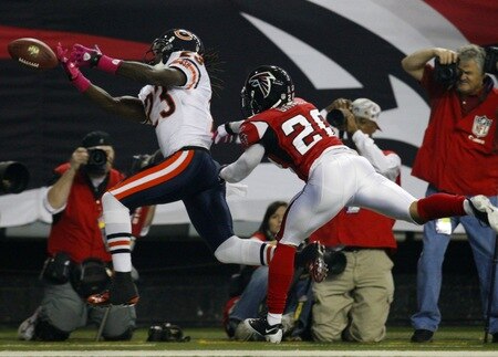 ATLANTA - OCTOBER 18:  Wide receiver Devin Hester #23 of the Chicago Bears misses a touchdown pass against center back Brent Grimes #20 of the Atlanta Falcons during the  first quarter of the game at the Georgia Dome on October 18, 2009 in Atlanta, Georgia. <br /><br /><span class="help">(Photo by Kevin C. Cox/Getty Images)</span>