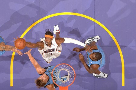 LOS ANGELES - OCTOBER 18:  Gerald Wallace #3 of the Charlotte Bobcats reaches for the ball during a game against the Utah Jazz at Staples Center on October 18, 2009 in Los Angeles, California. <br /><br /><span class="help">(Photo by Noah Graham/NBAE via Getty Images)</span>