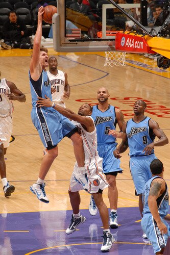 LOS ANGELES - OCTOBER 18:  Andrei Kirilenko #47 of the Utah Jazz goes up for a dunk against the Charlotte Bobcats at Staples Center on October 18, 2009 in Los Angeles, California. <br /><br /><span class="help">(Photo by Noah Graham/NBAE via Getty Images)</span>