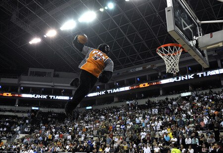 MONTERREY, MEXICO - OCTOBER 18: The Phoenix Suns mascot Go-Rilla performs at halftime during a preseason game against the Philadelphia 76ers at Arena Monterrey on October 18, 2009 in Monterrey, Nuevo Leon, Mexico. <br /><br /><span class="help">(Photo by David Dow/NBAE via Getty Images)</span>