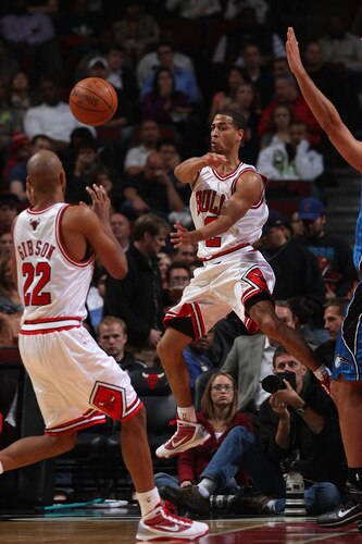 CHICAGO - OCTOBER 19: Jannero Pargo #2 of the Chicago Bulls passes against the Orlando Magic during a pre-season game on October 19, 2009 at the United Center in Chicago, Illinois.  <br /><br /><span class="help">(Photo by Gary Dineen/NBAE via Getty Images)</span>