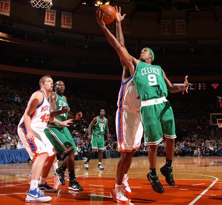 NEW YORK - OCTOBER 20: Rajon Rondo #9 of the Boston Celtics shoots against Al Harrington #7 of the New York Knicks on October 20, 2009 at Madison Square Garden in New York City. <br /><br /><span class="help">(Photo by Nathaniel S. Butler/NBAE via Getty Images)</span>