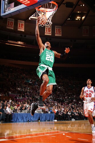 NEW YORK - OCTOBER 20: Ray Allen #20 of the Boston Celtics shoots against Jared Jeffries #20 of the New York Knicks on October 20, 2009 at Madison Square Garden in New York City. <br /><br /><span class="help">(Photo by Nathaniel S. Butler/NBAE via Getty Images)</span>