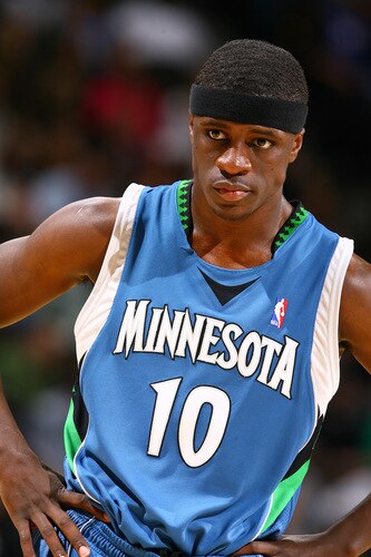 DENVER - OCTOBER 20: Jonny Flynn #10 of the Minnesota Timberwolves looks on against the Denver Nuggets on October 20, 2009 at the Pepsi Center in Denver, Colorado. <br /><br /><span class="help">(Photo by Garrett W. Ellwood/NBAE via Getty Images)</span>