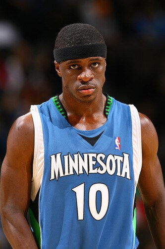 DENVER - OCTOBER 20: Jonny Flynn #10 of the Minnesota Timberwolves looks on against the Denver Nuggets on October 20, 2009 at the Pepsi Center in Denver, Colorado. <br /><br /><span class="help">(Photo by Garrett W. Ellwood/NBAE via Getty Images)</span>