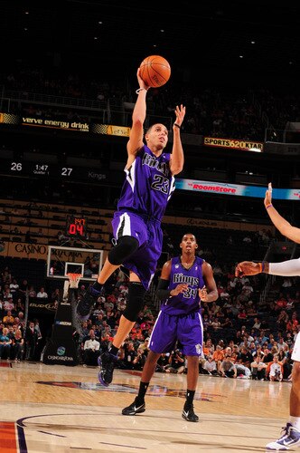 PHOENIX - OCTOBER 20:  Kevin Martin #23 of the Sacramento Kings puts up a shot against the Phoenix Suns in a preseason NBA game on October 20, 2009 at U.S. Airways Center in Phoenix, Arizona. <br /><br /><span class="help">(Photo by Barry Gossage/NBAE via Getty Images)</span>