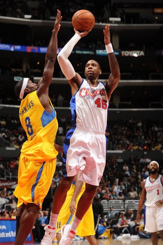 LOS ANGELES - OCTOBER 20:  Rasual Butler #45 of the Los Angeles Clippers shoots against Doron Perkins #8 of Maccabi Electra Tel Aviv at Staples Center on October 20, 2009 in Los Angeles, California. <br /><br /><span class="help">(Photo by Andrew D. Bernstein/NBAE via Getty Images)</span>