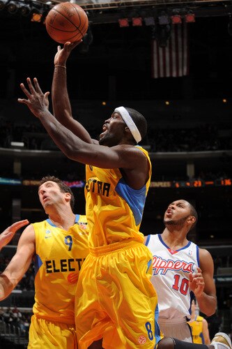 LOS ANGELES - OCTOBER 20:  Doron Perkins #8 of Maccabi Electra Tel Aviv shoots against the Los Angeles Clippers at Staples Center on October 20, 2009 in Los Angeles, California. <br /><br /><span class="help">(Photo by Noah Graham/NBAE via Getty Images)</span>