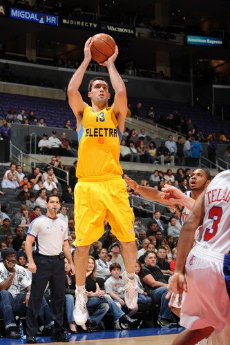 LOS ANGELES - OCTOBER 20:  Chuck Eidson #13 of Maccabi Electra Tel Aviv shoots during a game against the Los Angeles Clippers at Staples Center on October 20, 2009 in Los Angeles, California. <br /><br /><span class="help">(Photo by Noah Graham/NBAE via Getty Images)</span>