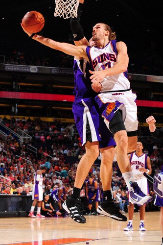 PHOENIX - OCTOBER 20: Louis Amundson #17 of the Phoenix Suns drives for a shot against the Sacramento Kings in an NBA Game played on October 20, 2009 at U.S. Airways Center in Phoenix, Arizona. <br /><br /><span class="help">(Photo by P. A. Molumby/NBAE via Getty Images)</span>