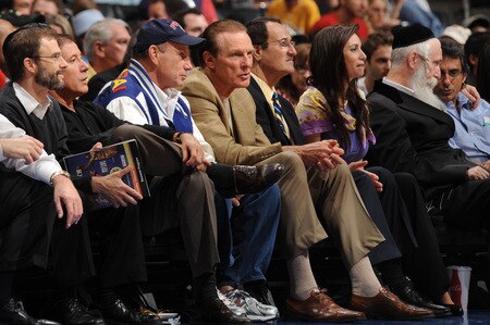 LOS ANGELES - OCTOBER 20:  NBA legend Rick Barry (C) attends a game between Maccabi Electra Tel Aviv and the Los Angeles Clippers at Staples Center on October 20, 2009 in Los Angeles, California. <br /><br /><span class="help">(Photo by Noah Graham/NBAE via Getty Images)</span>