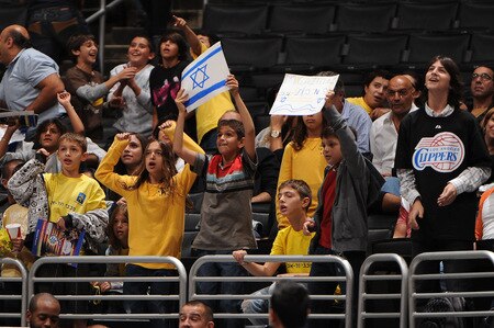 LOS ANGELES - OCTOBER 20:  Fans hold up signs during a game between Maccabi Electra Tel Aviv and the Los Angeles Clippers at Staples Center on October 20, 2009 in Los Angeles, California. <br /><br /><span class="help">(Photo by Andrew D. Bernstein/NBAE via Getty Images)</span>