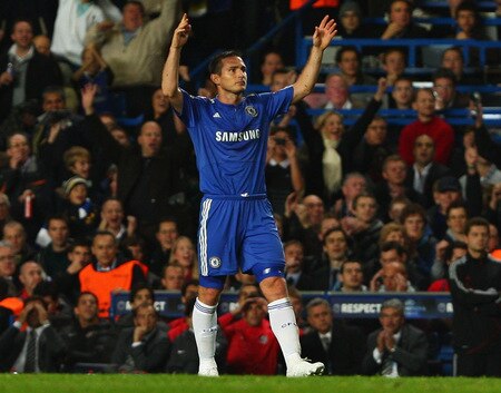 LONDON - OCTOBER 21:  Frank Lampard of Chelsea reacts as his goal is disallowed during the UEFA Champions League Group D match between Chelsea and Atletico Madrid at Stamford Bridge on October 21, 2009 in London, England.  <br /><br /><span class="help">(Photo by Richard Heathcote/Getty Images)</span>