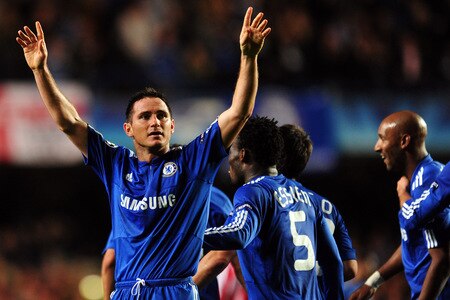 LONDON, ENGLAND - OCTOBER 21:  Frank Lampard of Chelsea celebrates scoring the third goal during the UEFA Champions League Group D match between Chelsea and Atletico Madrid at Stamford Bridge on October 21, 2009 in London, England.  <br /><br /><span class="help">(Photo by Mike Hewitt/Getty Images)</span>
