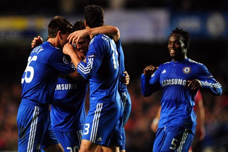 LONDON, ENGLAND - OCTOBER 21:  Frank Lampard of Chelsea celebrates scoring the third goal during the UEFA Champions League Group D match between Chelsea and Atletico Madrid at Stamford Bridge on October 21, 2009 in London, England.  <br /><br /><span class="help">(Photo by Mike Hewitt/Getty Images)</span>