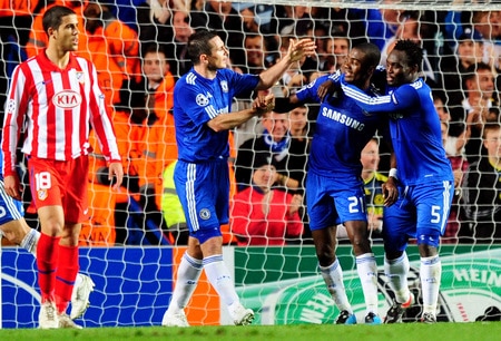 LONDON, ENGLAND - OCTOBER 21:  Salomon Kalou of Chelsea celebrates with his team mates after he scored the first goal during the UEFA Champions League Group D match between Chelsea and Atletico Madrid at Stamford Bridge on October 21, 2009 in London, England.  <br /><br /><span class="help">(Photo by Mike Hewitt/Getty Images)</span>