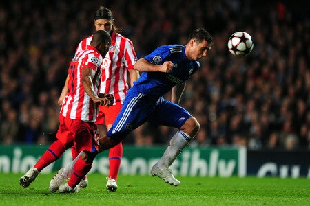 LONDON, ENGLAND - OCTOBER 21:  Frank Lampard of Chelsea scores the third goal during the UEFA Champions League Group D match between Chelsea and Atletico Madrid at Stamford Bridge on October 21, 2009 in London, England.  <br /><br /><span class="help">(Photo by Mike Hewitt/Getty Images)</span>