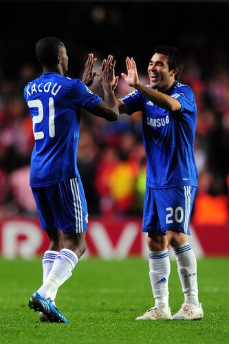 LONDON, ENGLAND - OCTOBER 21:  Salomon Kalou of Chelsea celebrates with his team mate Deco of Chelsea after Kalou scored the second goal during the UEFA Champions League Group D match between Chelsea and Atletico Madrid at Stamford Bridge on October 21, 2009 in London, England.  <br /><br /><span class="help">(Photo by Mike Hewitt/Getty Images)</span>
