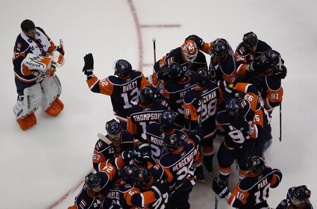 UNIONDALE, NY - OCTOBER 21:  UNIONDALE, NY- OCTOBER 21: Members of the New York Islanders celebrate after John Tavares #91 scores the game winning goal during the shootout against the Carolina Hurricanes during the game on October 21, 2009 at  in Uniondale, NY.  <br /><br /><span class="help">(Photo by Jared Wickerham/Getty Images)</span>