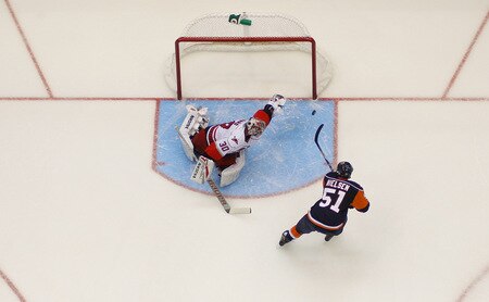 UNIONDALE, NY- OCTOBER 21: Frans Nielsen #51 of the New York Islanders scores a goal in the shoot out against Cam Ward #30 the Carolina Hurricanes during the game on October 21, 2009 at  in Uniondale, NY.  <br /><br /><span class="help">(Photo by Jared Wickerham/Getty Images)</span>
