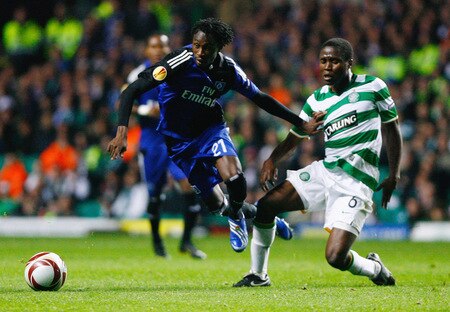 GLASGOW, SCOTLAND - OCTOBER 22:  Landry Nguemo of Celtic tackles Jonathan Pitroipa of Hamburg SV during the UEFA Europa League Group C match between Celtic and Hamburg at Celtic Park on October 22, 2009 in Glasgow, Scotland.  <br /><br /><span class="help">(Photo by Jeff J Mitchell/Getty Images)</span>