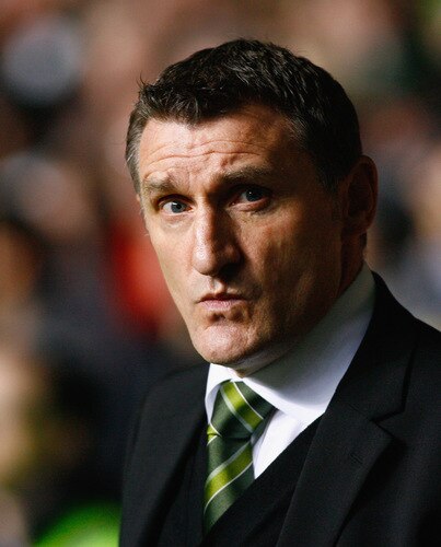 GLASGOW, SCOTLAND - OCTOBER 22:  Head coach Tony Mowbray of Celtic stands in the dug out during the UEFA Europa League Group C match between Celtic and Hamburg at Celtic Park on October 22, 2009 in Glasgow, Scotland.  <br /><br /><span class="help">(Photo by Jeff J Mitchell/Getty Images)</span>