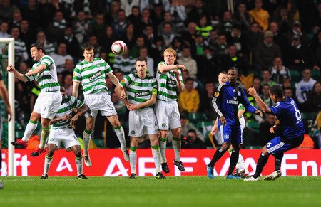 GLASGOW, SCOTLAND - OCTOBER 22:  Dennis Aogo of Hamburg SV puts a free kick over the Celtic wall and just over the bar during the UEFA Europa League Group C match between Celtic and Hamburg SV at Celtic Park on October 22, 2009 in Glasgow, Scotland.  <br /><br /><span class="help">(Photo by Mike Hewitt/Bongarts/Getty Images)</span>