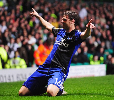 GLASGOW, SCOTLAND - OCTOBER 22:  Marcus Berg of Hamburg SV celebrates after scoring his team's first goal during the UEFA Europa League Group C match between Celtic and Hamburg SV at Celtic Park on October 22, 2009 in Glasgow, Scotland.  <br /><br /><span class="help">(Photo by Mike Hewitt/Bongarts/Getty Images)</span>