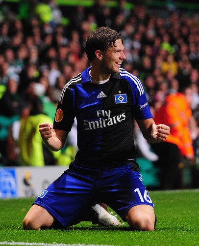 GLASGOW, SCOTLAND - OCTOBER 22:  Marcus Berg of Hamburg SV celebrates after scoring his team's first goal during the UEFA Europa League Group C match between Celtic and Hamburg SV at Celtic Park on October 22, 2009 in Glasgow, Scotland.  <br /><br /><span class="help">(Photo by Mike Hewitt/Bongarts/Getty Images)</span>