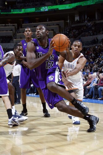 OKLAHOMA CITY - OCTOBER 22:  Tyreke Evans #13 of the Sacremento Kings dribbles past Russell Westbrook #0 of the Oklahoma City Thunder on October 22, 2009 at the Ford Center in Oklahoma City, Oklahoma. <br /><br /><span class="help">(Photo by Layne Murdoch/NBAE via Getty Images)</span>