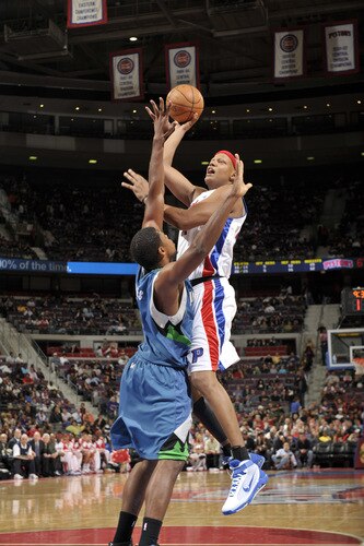 AUBURN HILLS, MI - OCTOBER 22:  Charlie Villanueva #31 of the Detroit Pistons attempts a shot against Ryan Gomes #8 of the Minnesota Timberwolves in a preseason game at the Palace of Auburn Hills on October 22, 2009 in Auburn Hills, Michigan.  <br /><br /><span class="help">(Photo by Allen Einstein/NBAE via Getty Images)</span>
