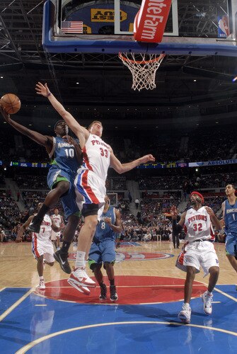 AUBURN HILLS, MI - OCTOBER 22:  Jonny Flynn #10 of the Minnesota Timberwolves goes up for a shot attempt against Jonas Jerebko #33 of the Detroit Pistons in a preseason game at the Palace of Auburn Hills on October 22, 2009 in Auburn Hills, Michigan.  <br /><br /><span class="help">(Photo by Allen Einstein/NBAE via Getty Images)</span>