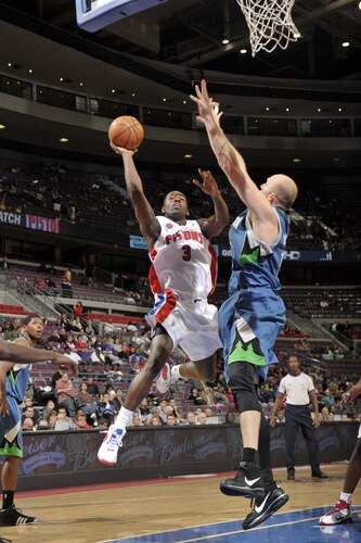 AUBURN HILLS, MI - OCTOBER 22:  Rodney Stuckey #3 of the Detroit Pistons attempts a shot against Brian Cardinal #14 of the Minnesota Timberwolves in a preseason game at the Palace of Auburn Hills on October 22, 2009 in Auburn Hills, Michigan.  <br /><br /><span class="help">(Photo by Allen Einstein/NBAE via Getty Images)</span>