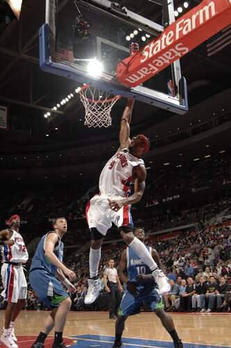 AUBURN HILLS, MI - OCTOBER 22:  Chris Wilcox #9 of the Detroit Pistons throws down a dunk over Oleksiy Pecherov #4 of the Minnesota Timberwolves in a preseason game at the Palace of Auburn Hills on October 22, 2009 in Auburn Hills, Michigan.  <br /><br /><span class="help">(Photo by Allen Einstein/NBAE via Getty Images)</span>